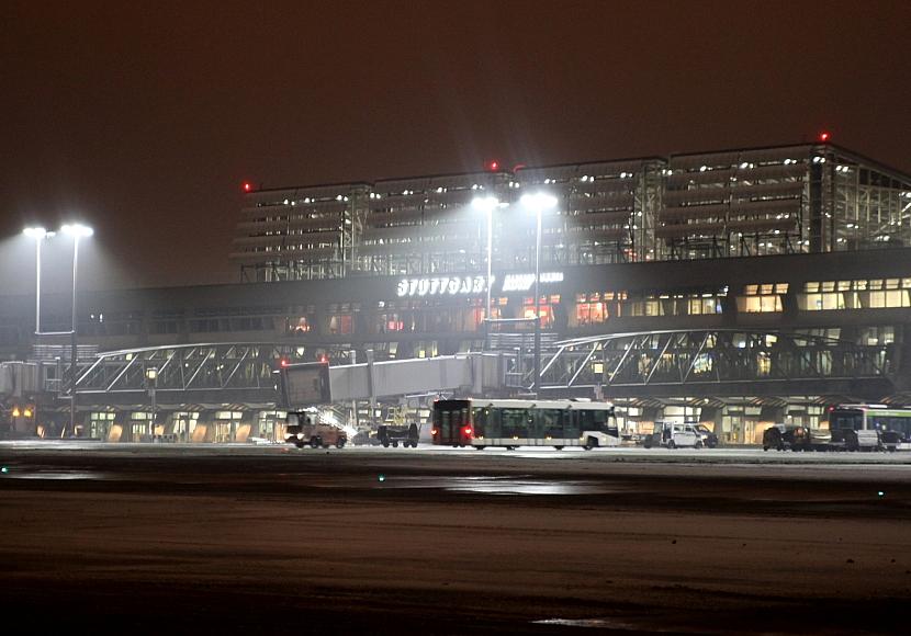 Betrieb am Flughafen Stuttgart vorübergehend ausgesetzt